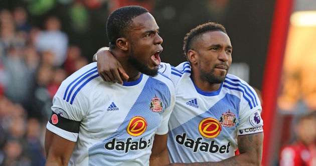 Sunderland's Jermain Defoe scores