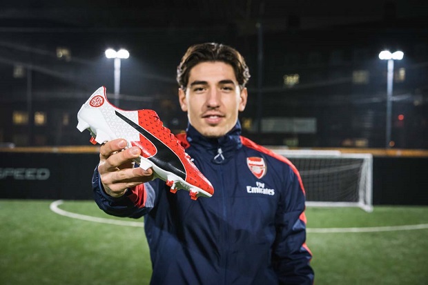 Hector Bellerin with Puma evoSPEED SL Derby Fever