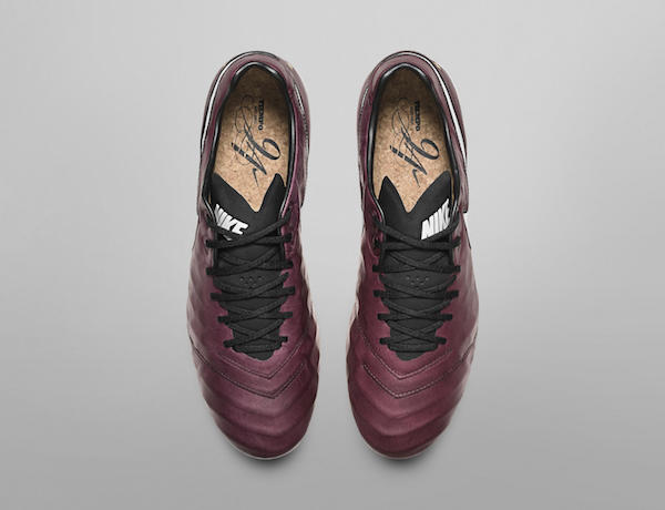 Wine-colored Tiempo Legend Pirlo