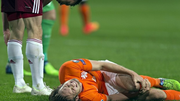 Van Gaal Fighting Biggest United Threat: Injuries