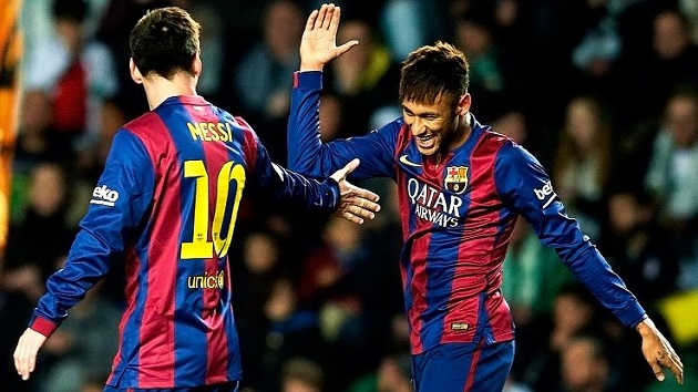 Messi and Neymar share high-five