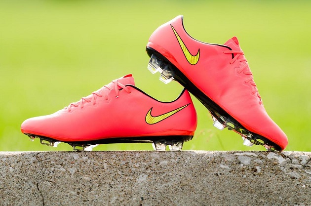 nike mercurial vapor x on feet