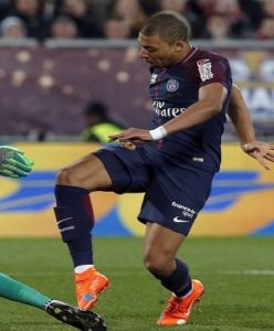 Kylian Mbappe PSG Nike MErcurial SuperFly Off-White Cleats