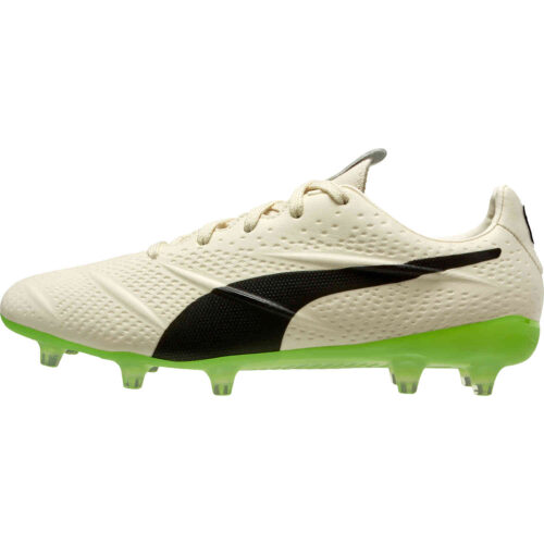 PUMA VGN King Platinum 21 FG Firm Ground – Ivory Glow & Black with Green Glare