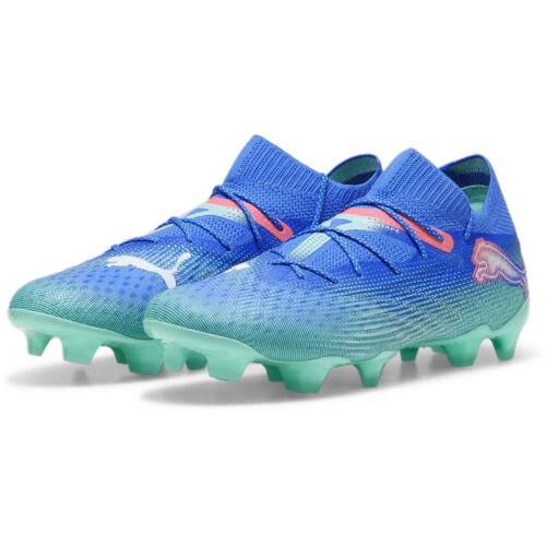 Soccer cleats on sale top