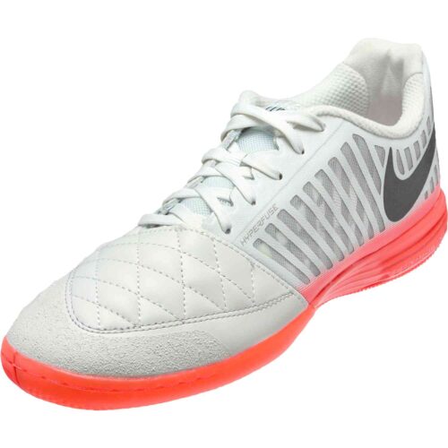 Nike Lunargato II IC – Platinum Tint/Black/Bright Crimson