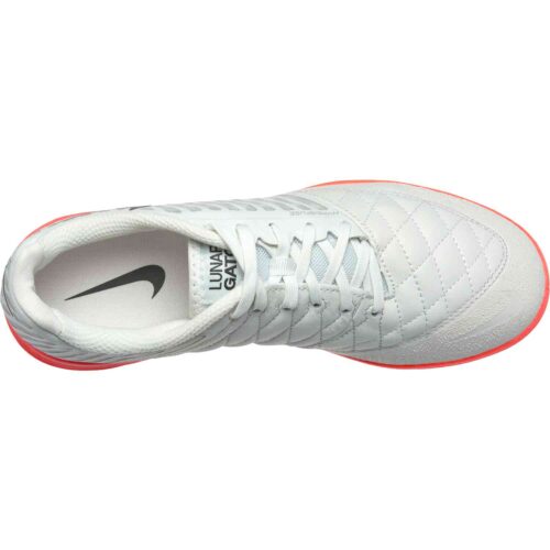 Nike Lunargato II IC – Platinum Tint/Black/Bright Crimson