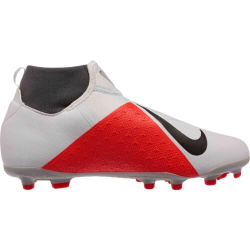 Nike Phantom Vision Academy MG – Youth – Pure Platinum/Black/Light Crimson/Dark Grey