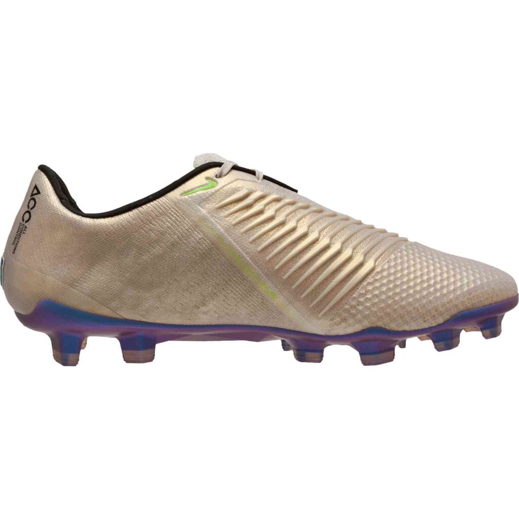 nike venom trainers