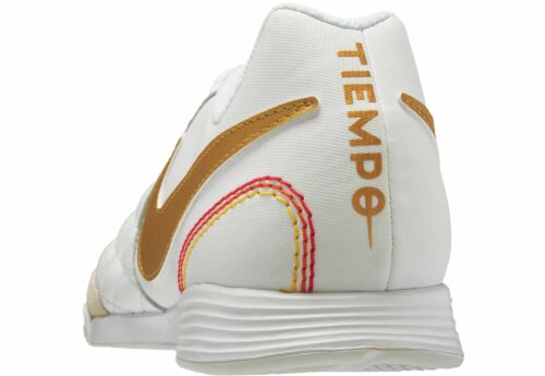 Nike LegendX 7 Academy IC – 10R – White/Metallic Gold