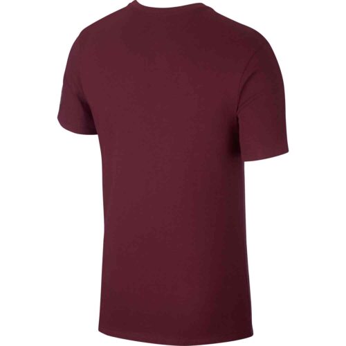 Nike Barcelona Swoosh Tee – Deep Maroon