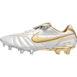 Incert World Record Guinness Book mini Nike Tiempo Legend VII 10R - Ronaldinho edition - SoccerPro.com Incert World Record Guinness Book mini Nike Tiempo Legend VII 10R - Ronaldinho edition - SoccerPro.com