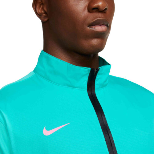 Nike Barcelona Woven Travel Jacket – New Green/Pink Beam