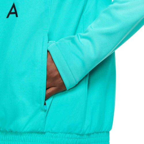 Nike Barcelona Woven Travel Jacket – New Green/Pink Beam