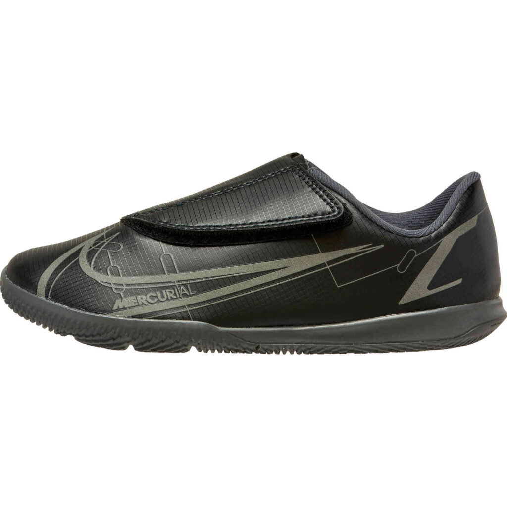 nike velcro football boots