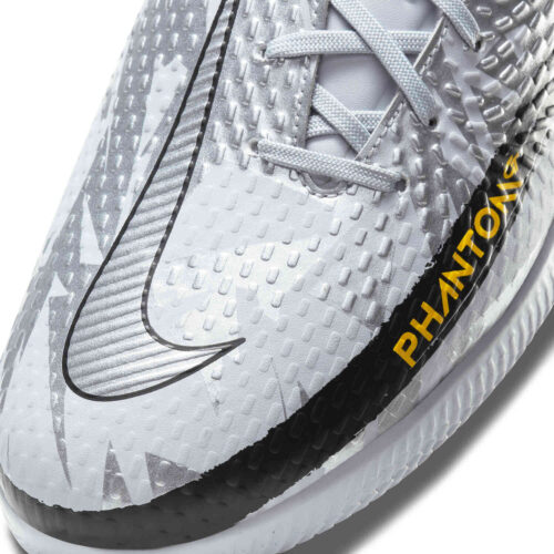 Nike Phantom GT Academy IC – Pure Platinum & Metallic Silver with Black