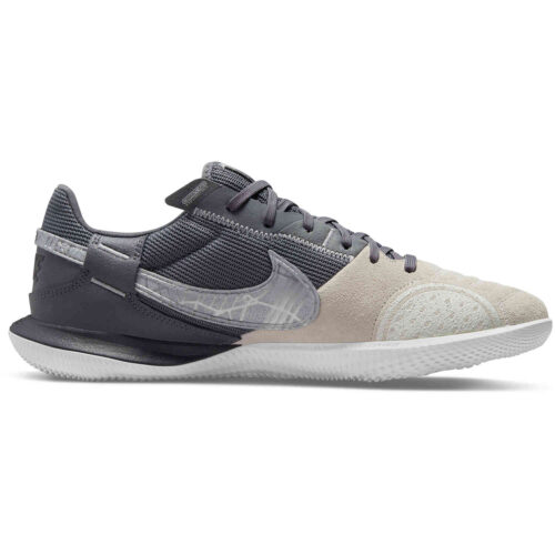 Nike Streetgato IC – Summit White & Metallic Silver with Dark Grey