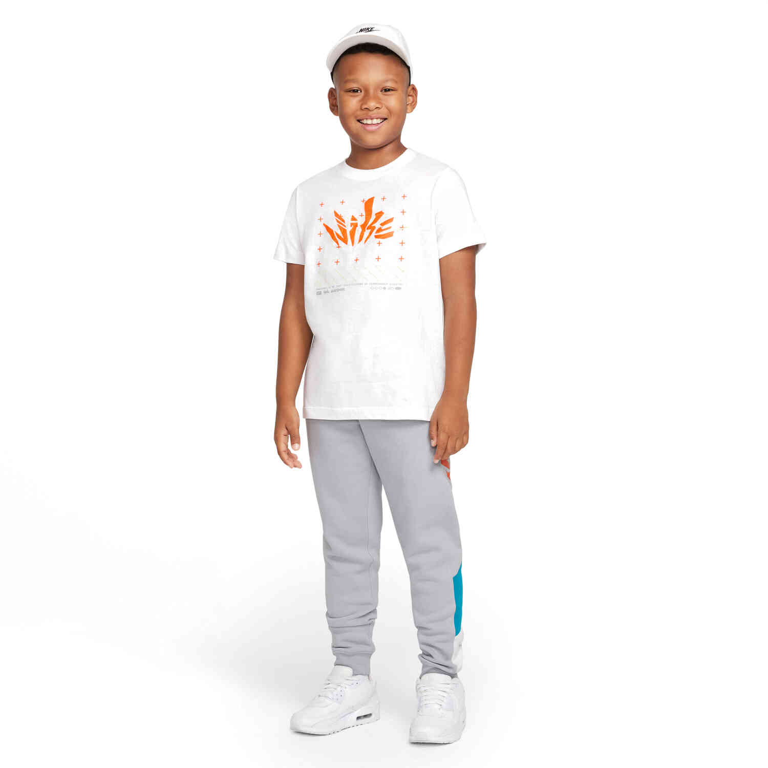 Kids Nike Futura Tee - White - SoccerPro