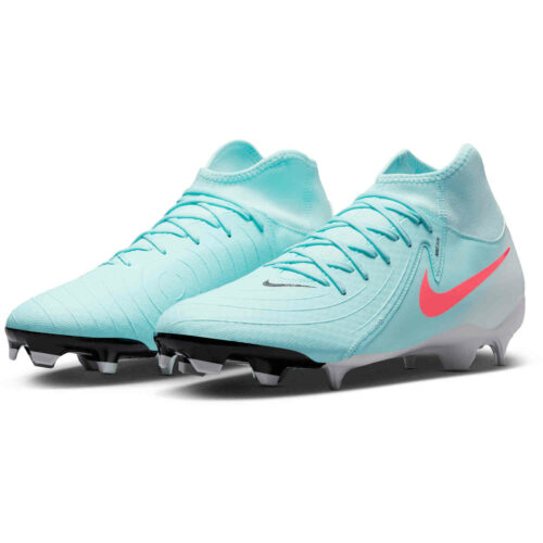 Nike Phantom Vision 2 | PhantomVSN 2 | SoccerPro Nike Phantom Vision 2 | PhantomVSN 2 | SoccerPro
