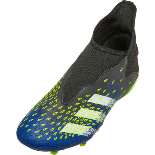 laceless nike soccer cleats