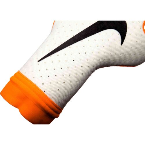 Nike Mercurial Touch Elite Goalkeeper Gloves – Euphoria