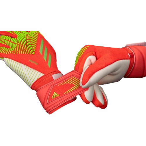 adidas Predator League Goalkeeper Gloves – Game Data Pack