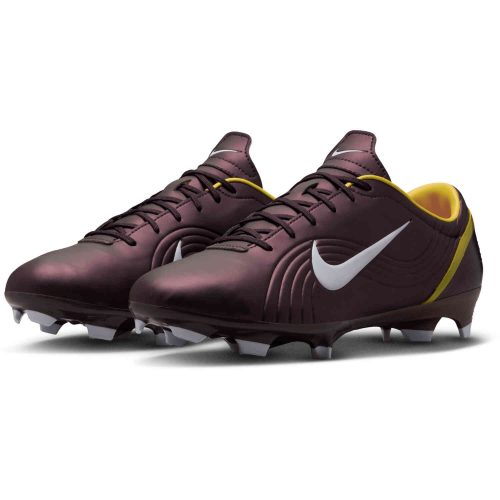Shop Nike Mercurial Vapor 16 Soccer Cleats | SoccerPro